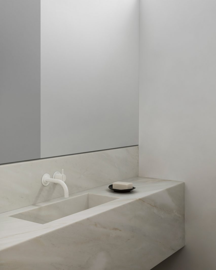 Burnt House by Will Gamble Architects and Smith & Butler bathroom