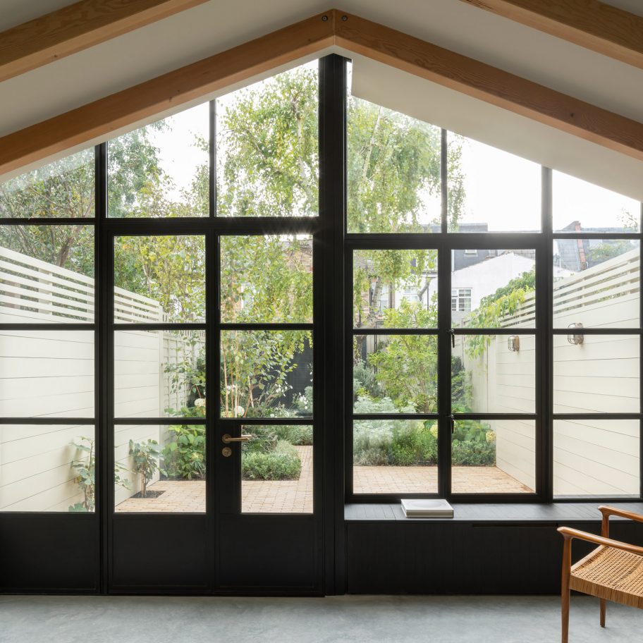 Burnt House by Will Gamble Architects and Smith & Butler looks like a Japanese tea house