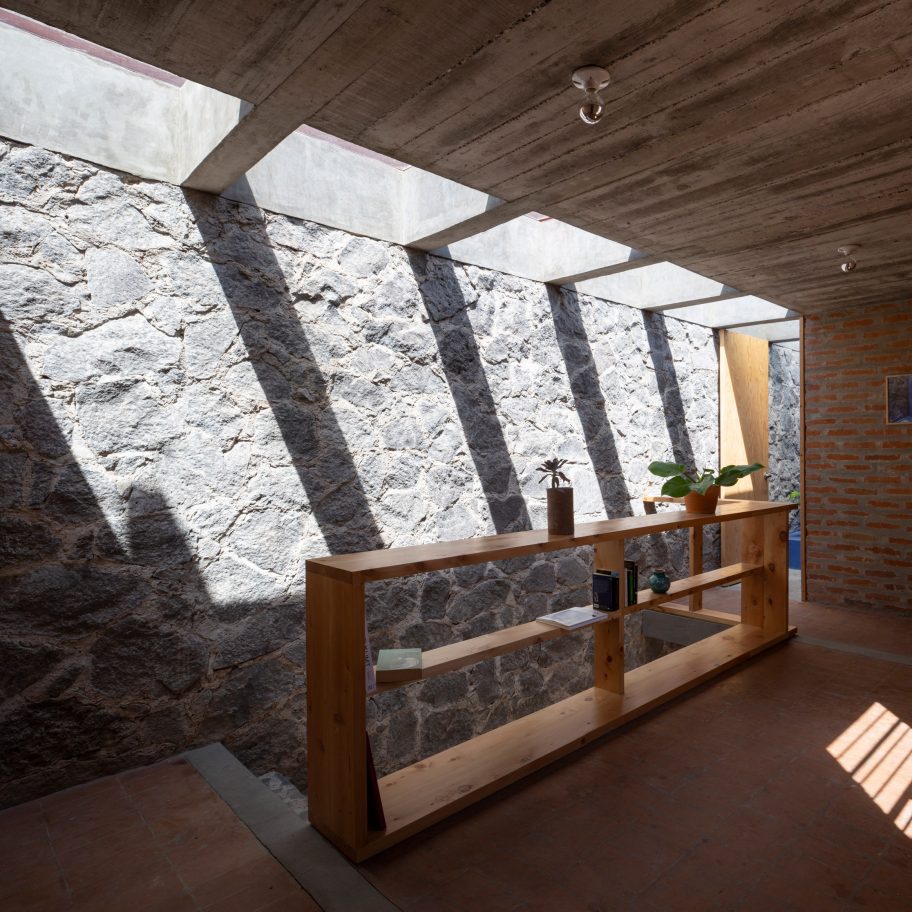 Casa Nakasone by Escobedo Soliz