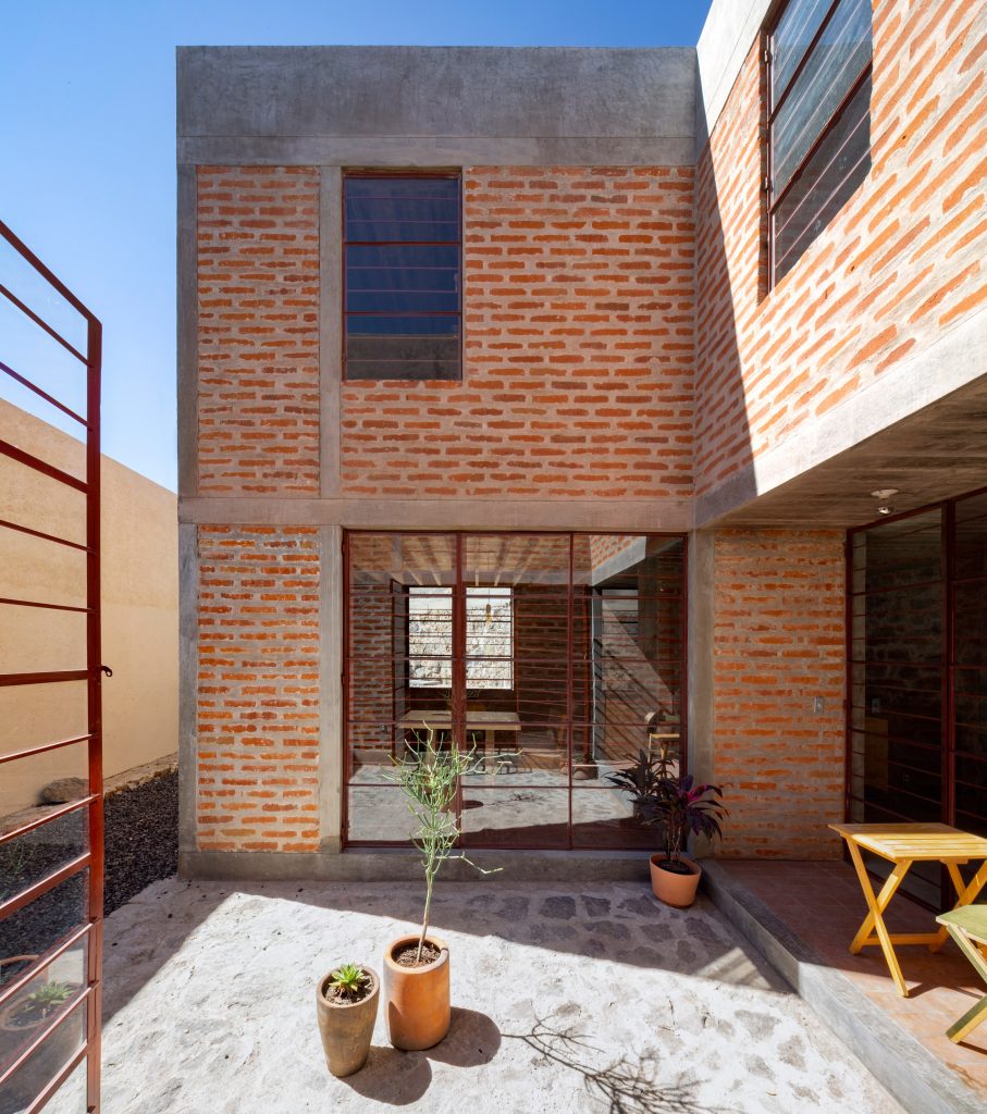 Casa Nakasone by Escobedo Soliz
