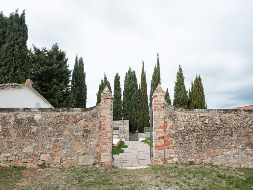 Cemetery Castel San Gimignano by Microscape