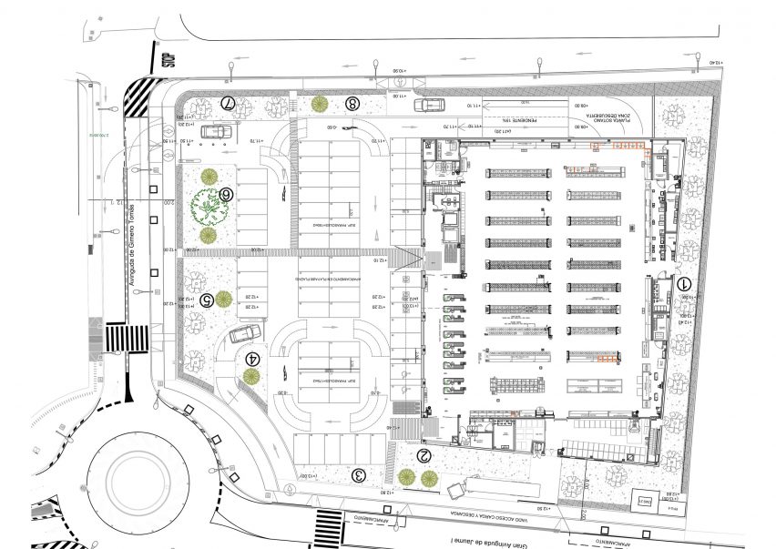 Consum supermarket in Benicàssim by Culdesac