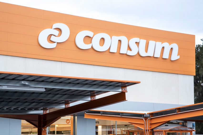Consum supermarket in Benicàssim by Culdesac