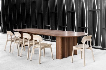 Läufer & Keichel design table with ribbon-like legs for Zeitraum
