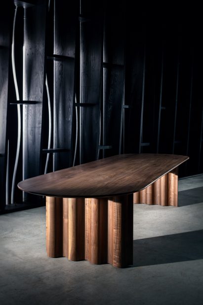 Läufer & Keichel design table with ribbon-like legs for Zeitraum