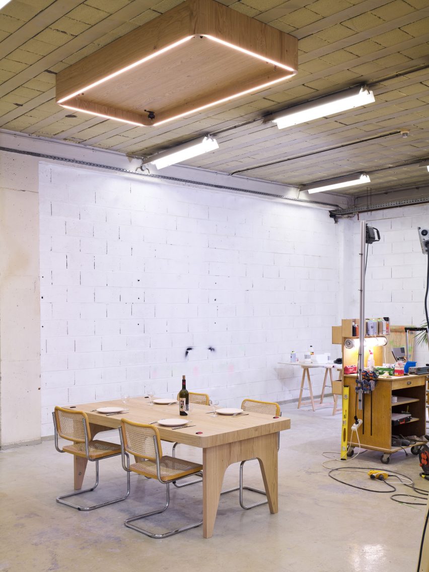 JCPCDR Architecture constructs Flying Table with seat belt-like mechanism