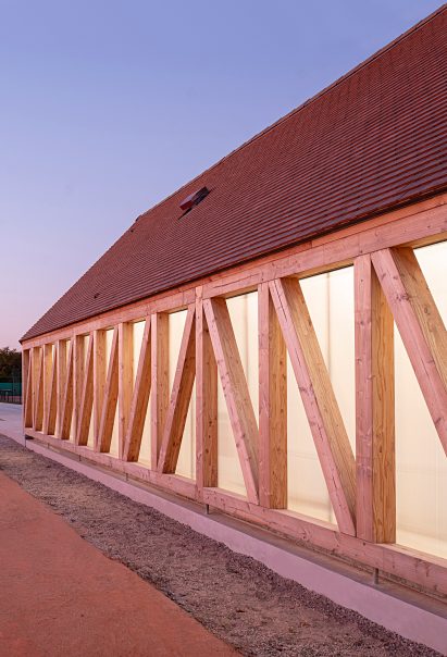 Garden Tennis Club of Cabourg by Lemoal Lemoal Architectes 