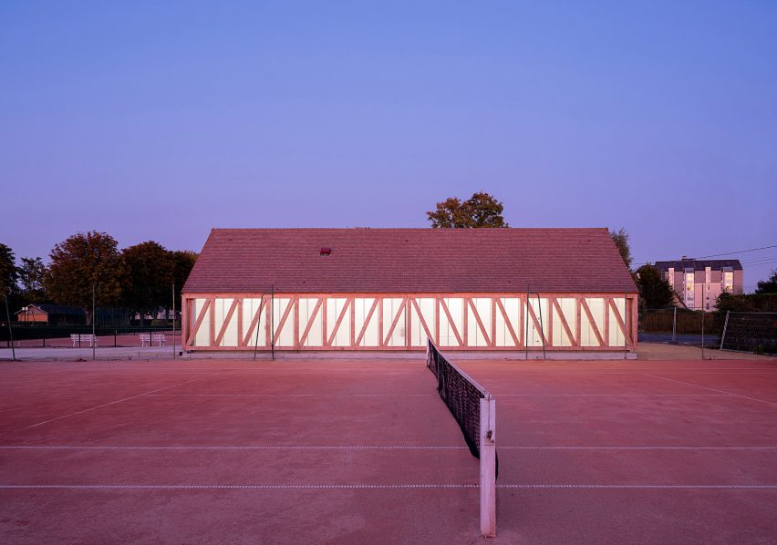 Garden Tennis Club of Cabourg by Lemoal Lemoal Architectes 