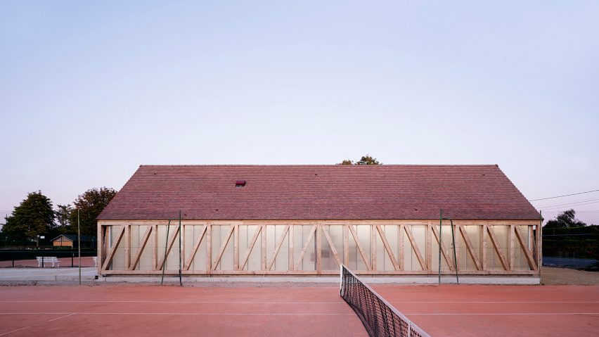 Garden Tennis Club of Cabourg by Lemoal Lemoal Architectes 