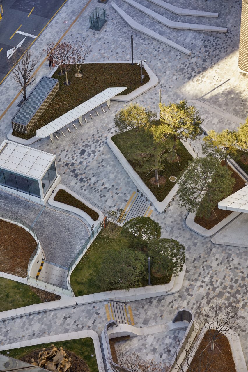 Hanwha Headquarter Office Tower Remodelling by UNStudio