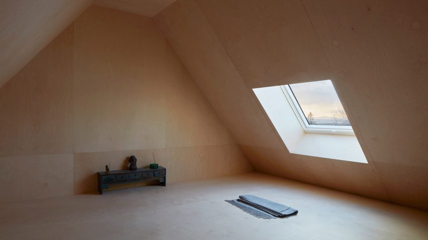 Hatley House by Pelletier de Fontenay