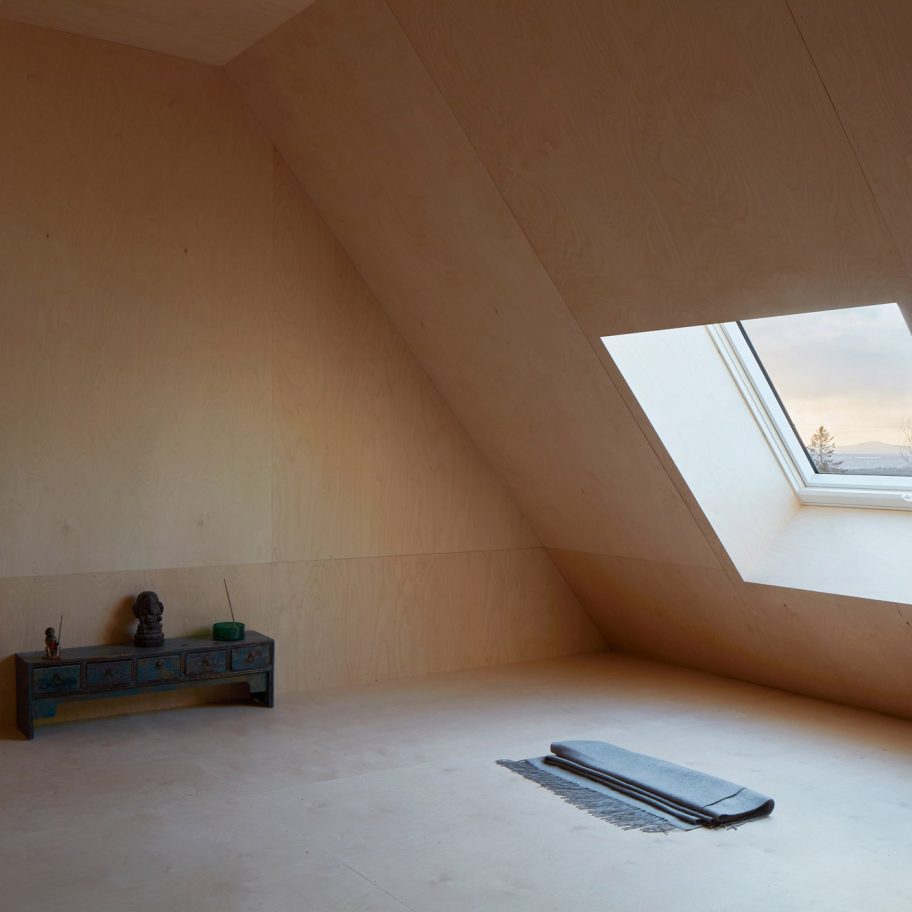 Hatley House by Pelletier de Fontenay