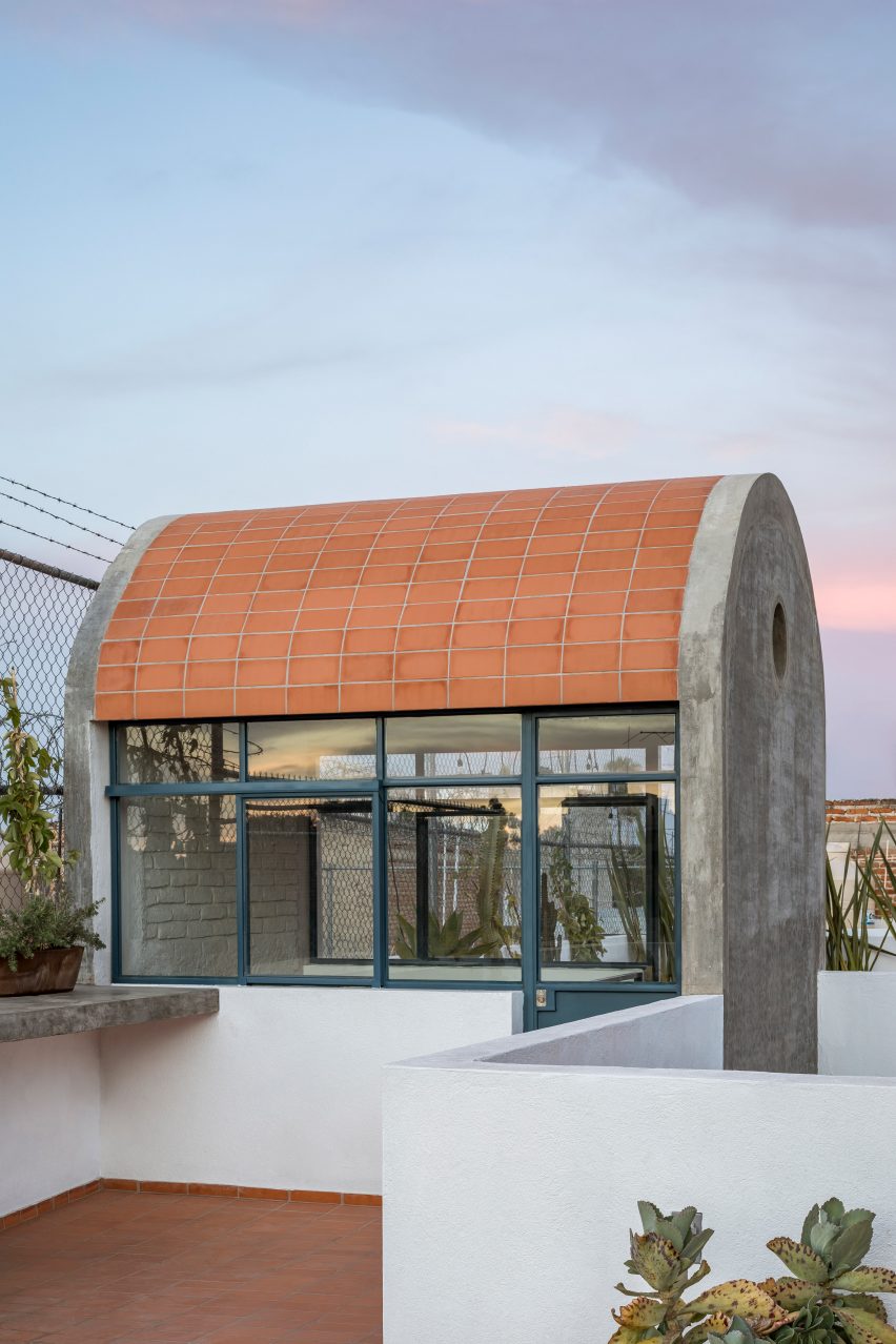 House B836 by Delfino Lozano