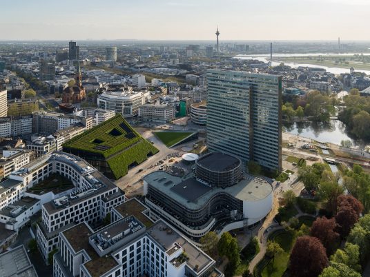 Kö-Bogen II office in Düsseldorf by Ingenhoven Architects is covered with five miles of hedges