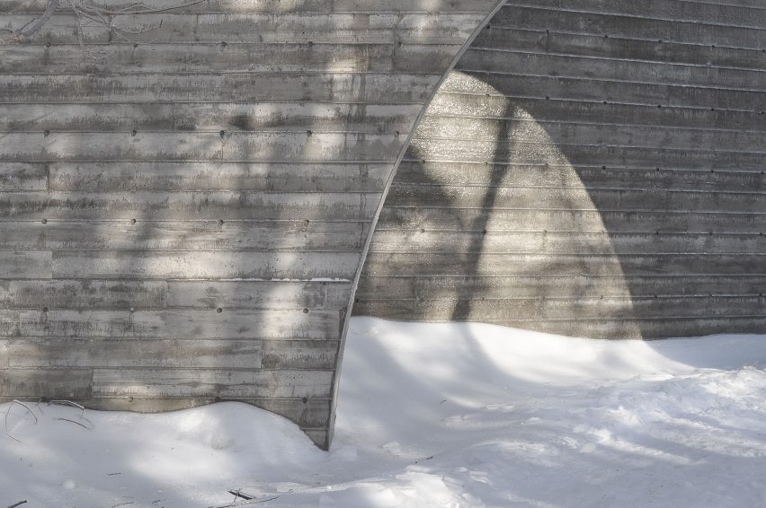 Entre les lignes by Luca Fortin