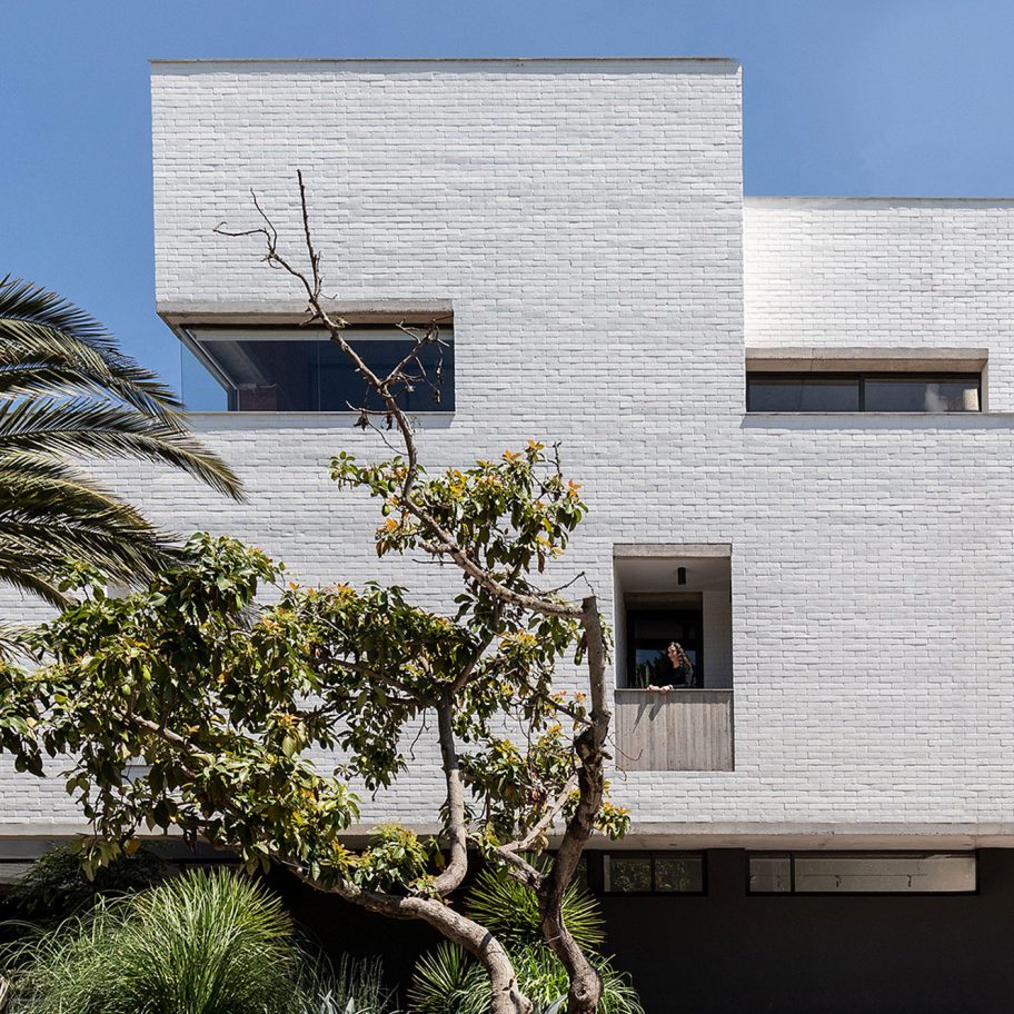 Diez+Muller steps atrium through Natura offices and residences in Ecuador