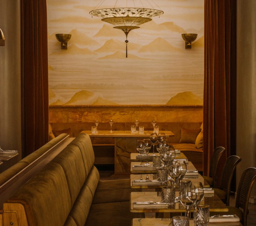 Nolinski restaurant in Paris, designed by John Whelan