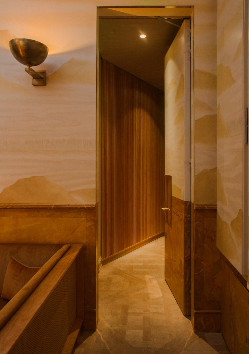 Nolinski restaurant in Paris, designed by John Whelan