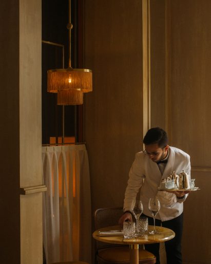Nolinski restaurant in Paris, designed by John Whelan