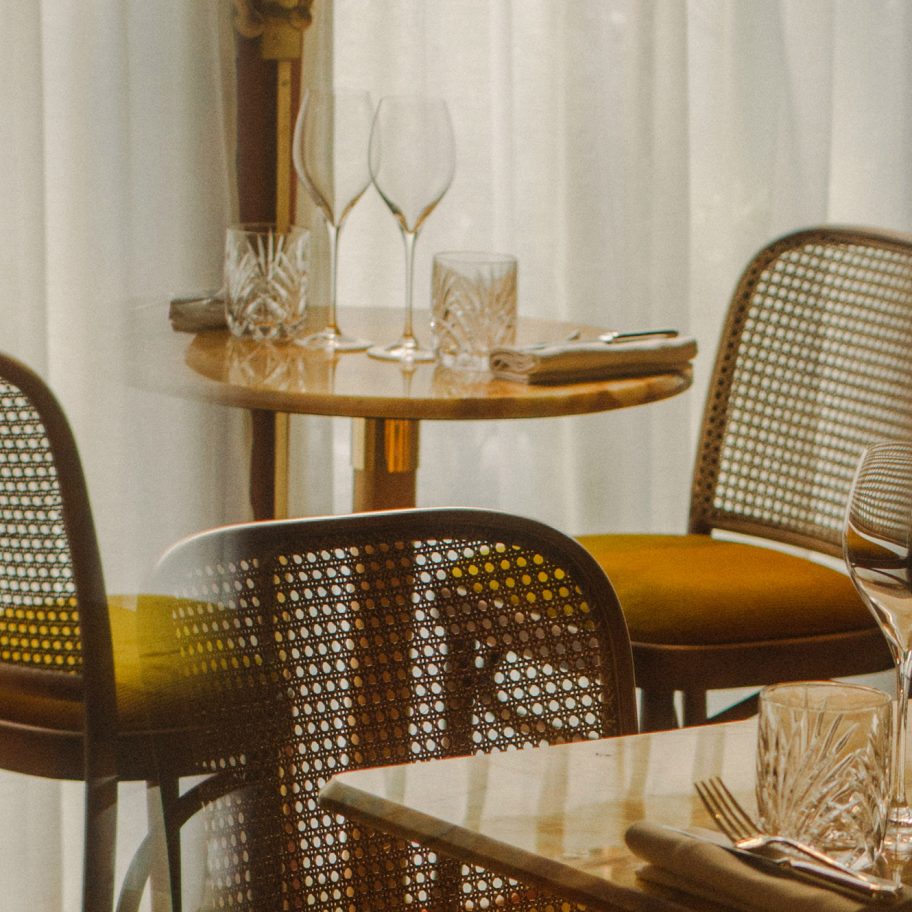 Nolinski restaurant in Paris, designed by John Whelan