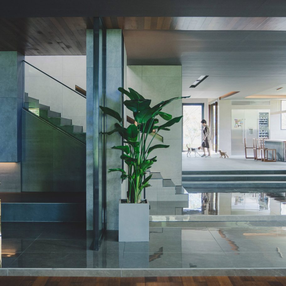 Interiors of house in Parasite film