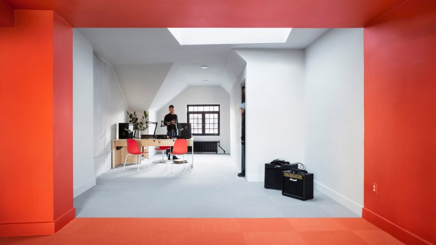 Radio Station by Forma