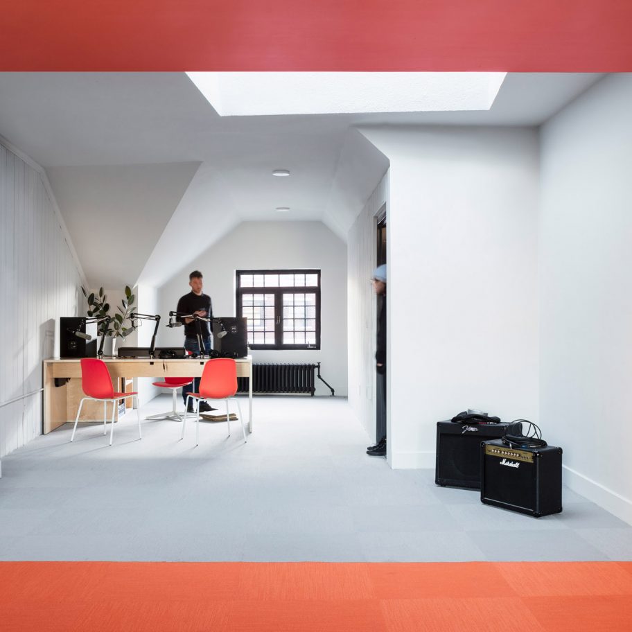 Radio Station by Forma