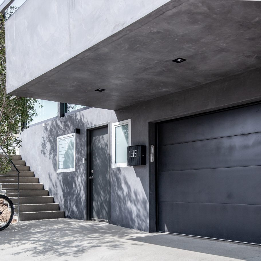 Ramar Residence and Studio by Saez Pedraja