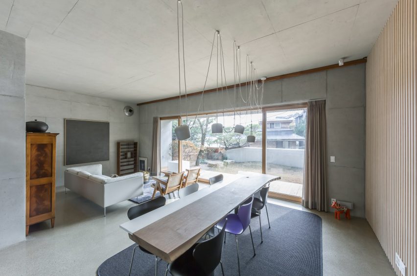 Shaded Rooftop House by BCHO Partners