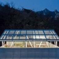 Shaded Rooftop House by BCHO Partners
