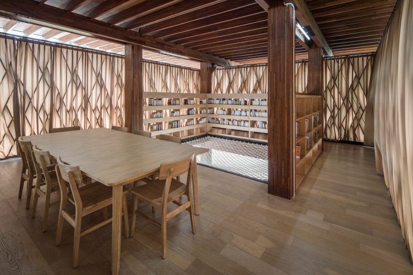 Microlibrary Warak Kayu by Shau