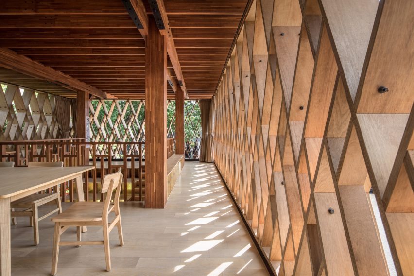 Microlibrary Warak Kayu by Shau
