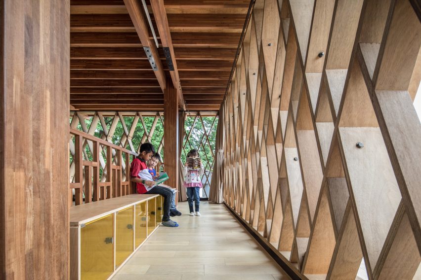 Microlibrary Warak Kayu by Shau