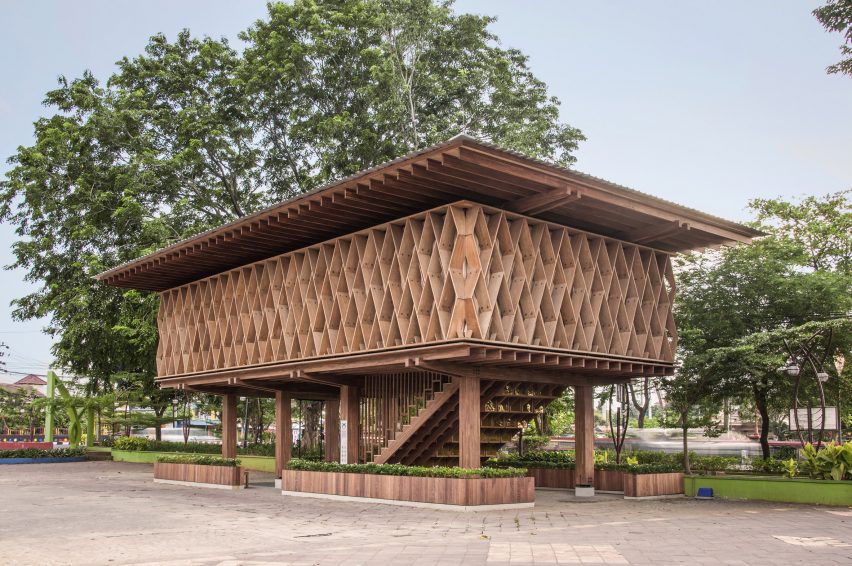 Microlibrary Warak Kayu by Shau