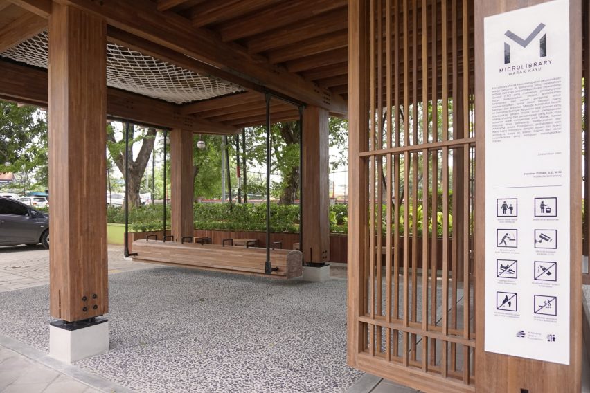 Microlibrary Warak Kayu by Shau
