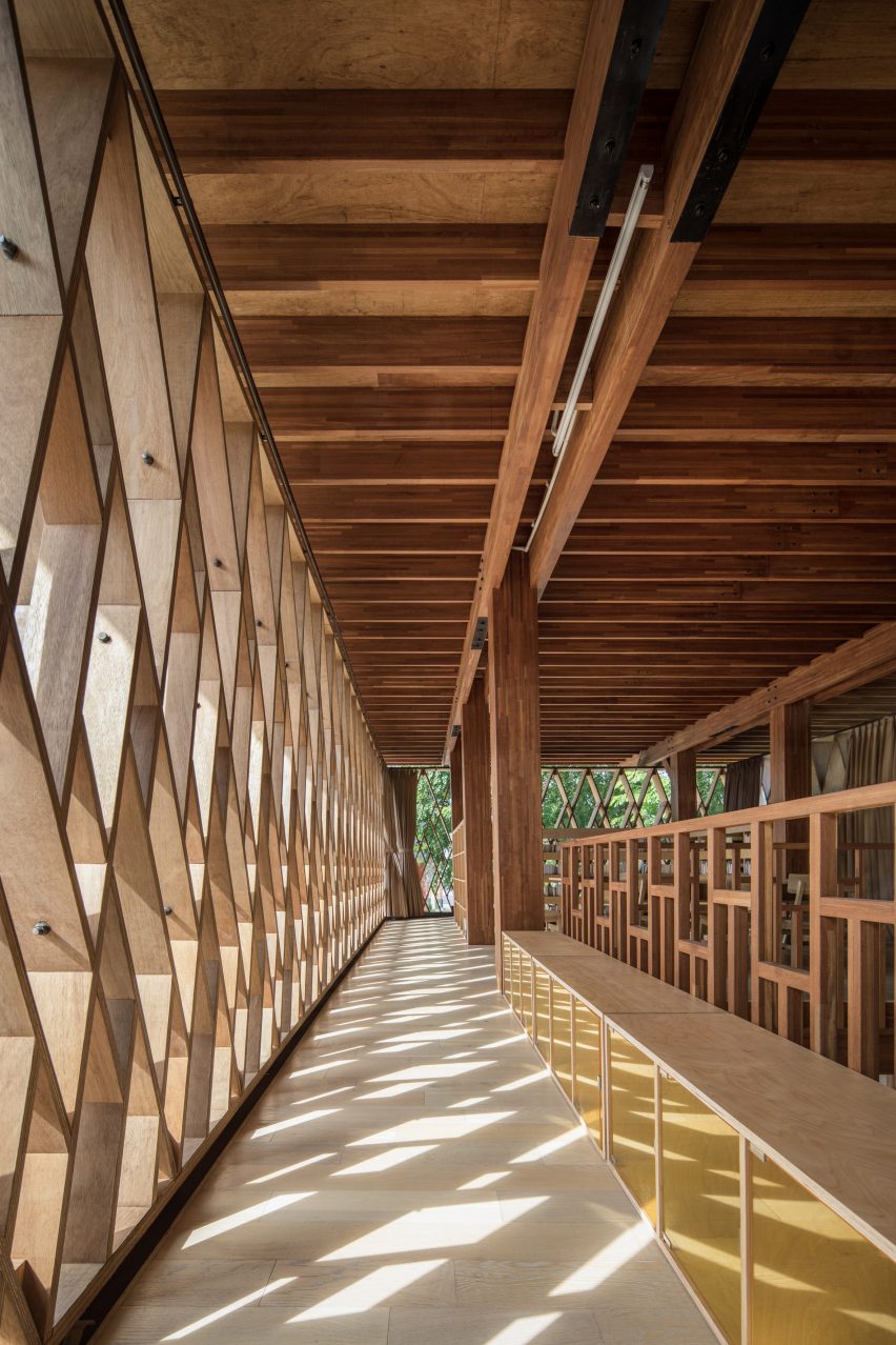 Microlibrary Warak Kayu by Shau