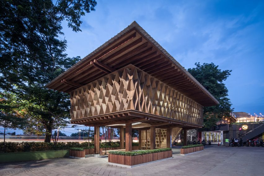 Microlibrary Warak Kayu by Shau