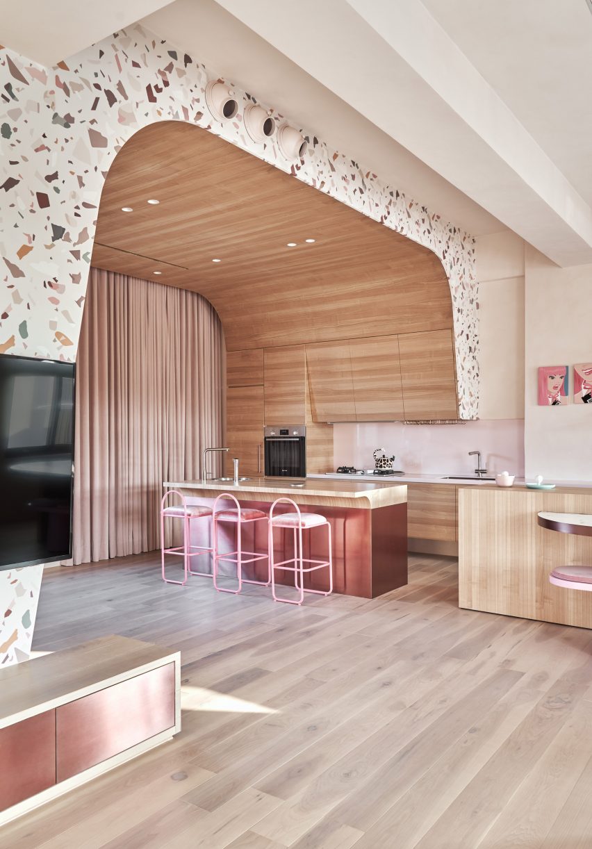 Cats' Pink House by KC Design Studio
