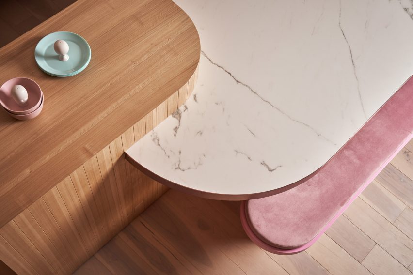 Cats' Pink House by KC Design Studio