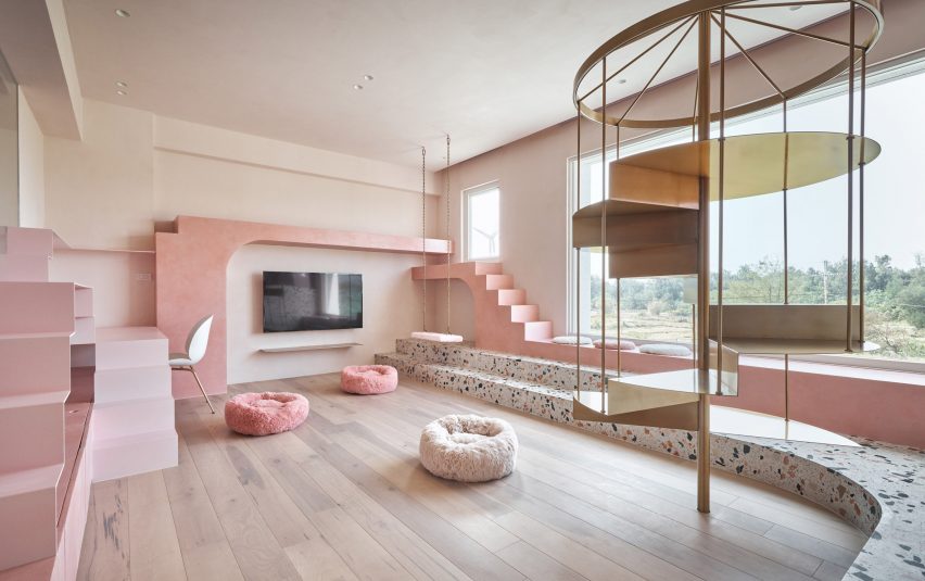 Cats' Pink House by KC Design Studio