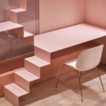 Cats' Pink House by KC Design Studio