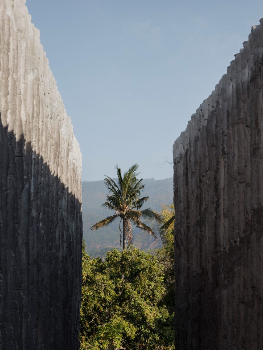 Bamboo-formed concrete walls