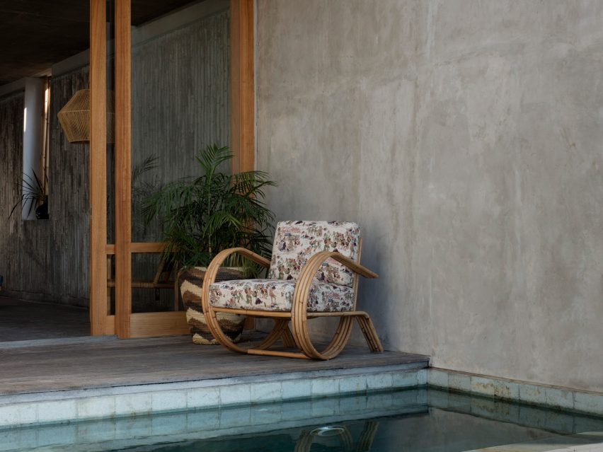 Bathing pool