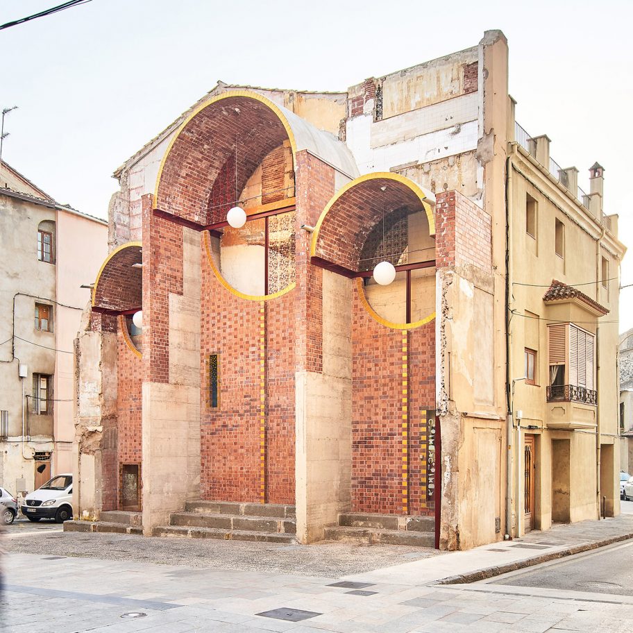 Emergency Scenery public shelter in Olot by Unparelld'arquitectes