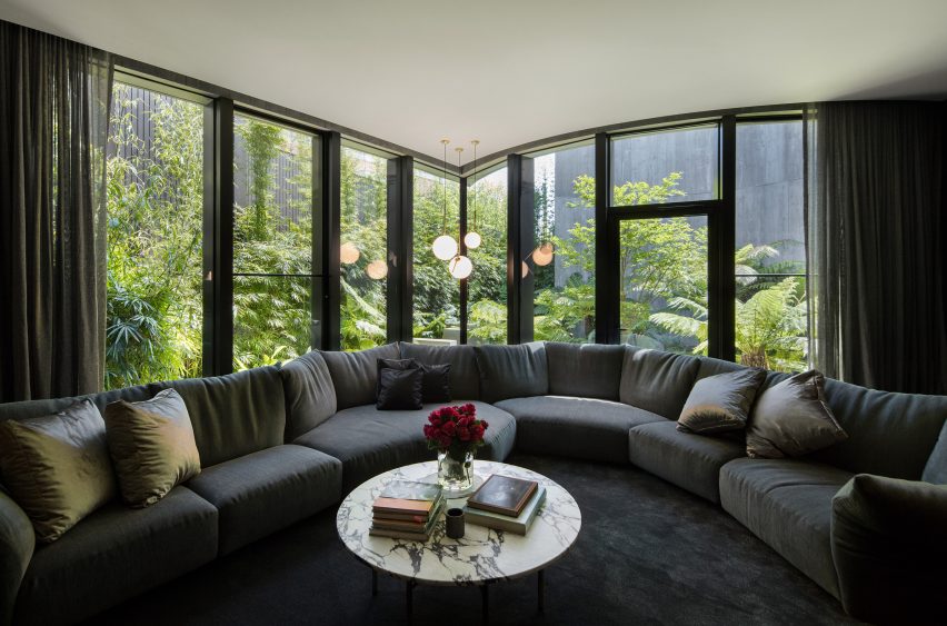 Towers Road House by Wood Marsh