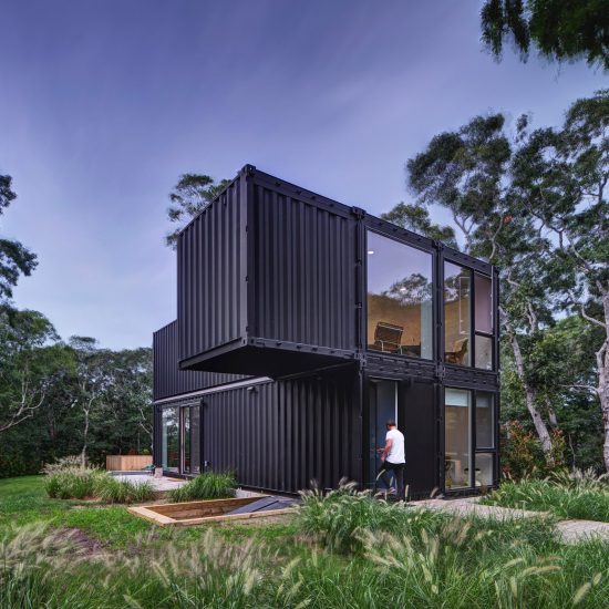 Amagansett Modular House by MB Architecture