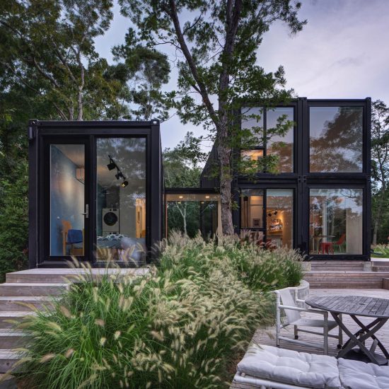 Amagansett Modular House by MB Architecture