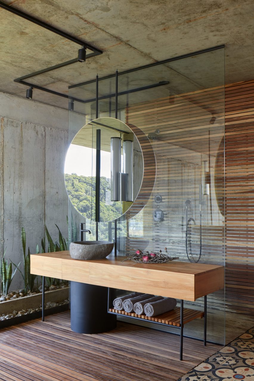 Art Villa by Refuel works