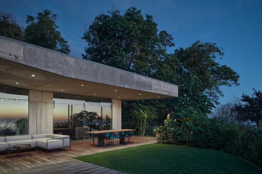 Art Villa by Refuel works