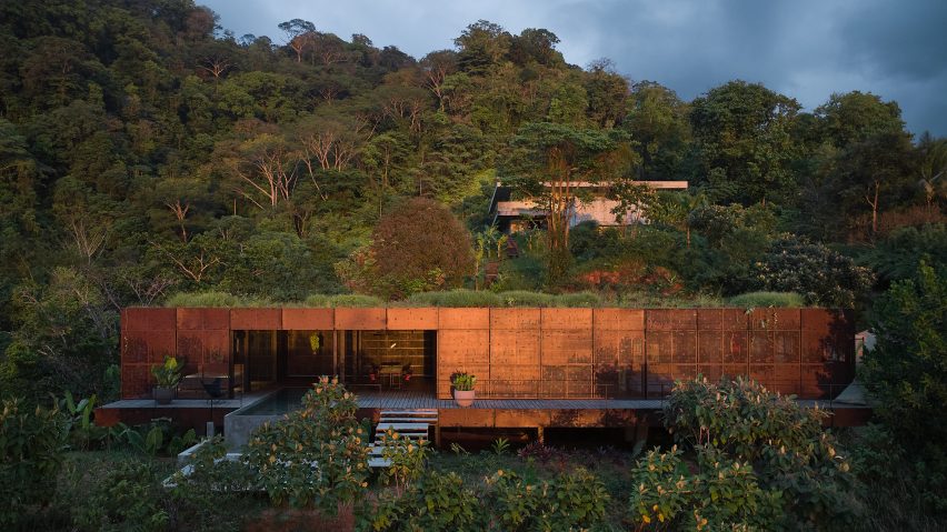 Atelier Villa by Formafatal